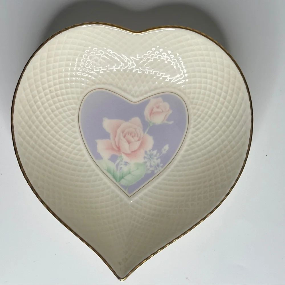 MikasaโRose Duet Blue Lavender Heart Shaped Bone China Dish Ivory B2015